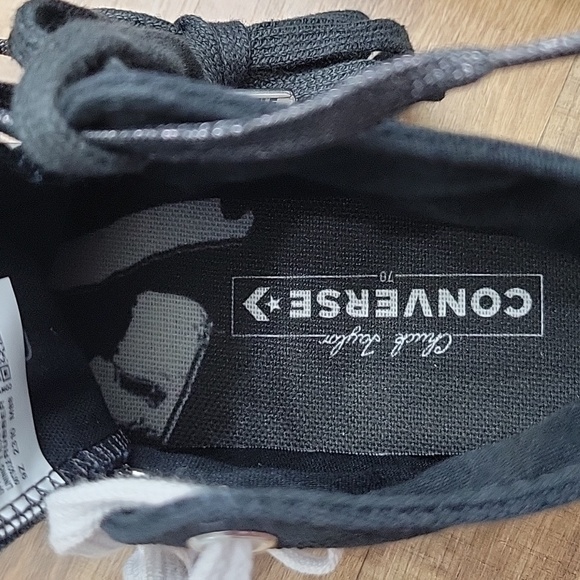 Converse high top Brand new in the box. - Picture 9 of 9